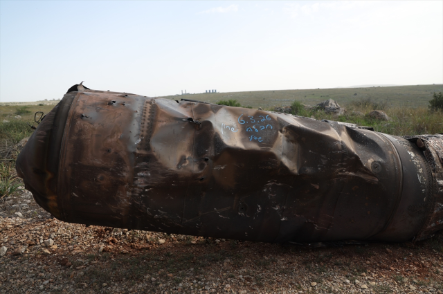 İsrail'in başkentine düşen füze görüntülendi! Büyüklüğü dikkat çekti