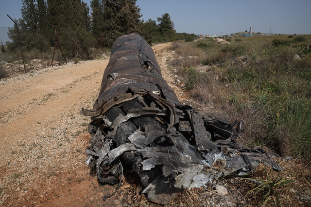 İsrail'in başkentine düşen füze görüntülendi! Büyüklüğü dikkat çekti
