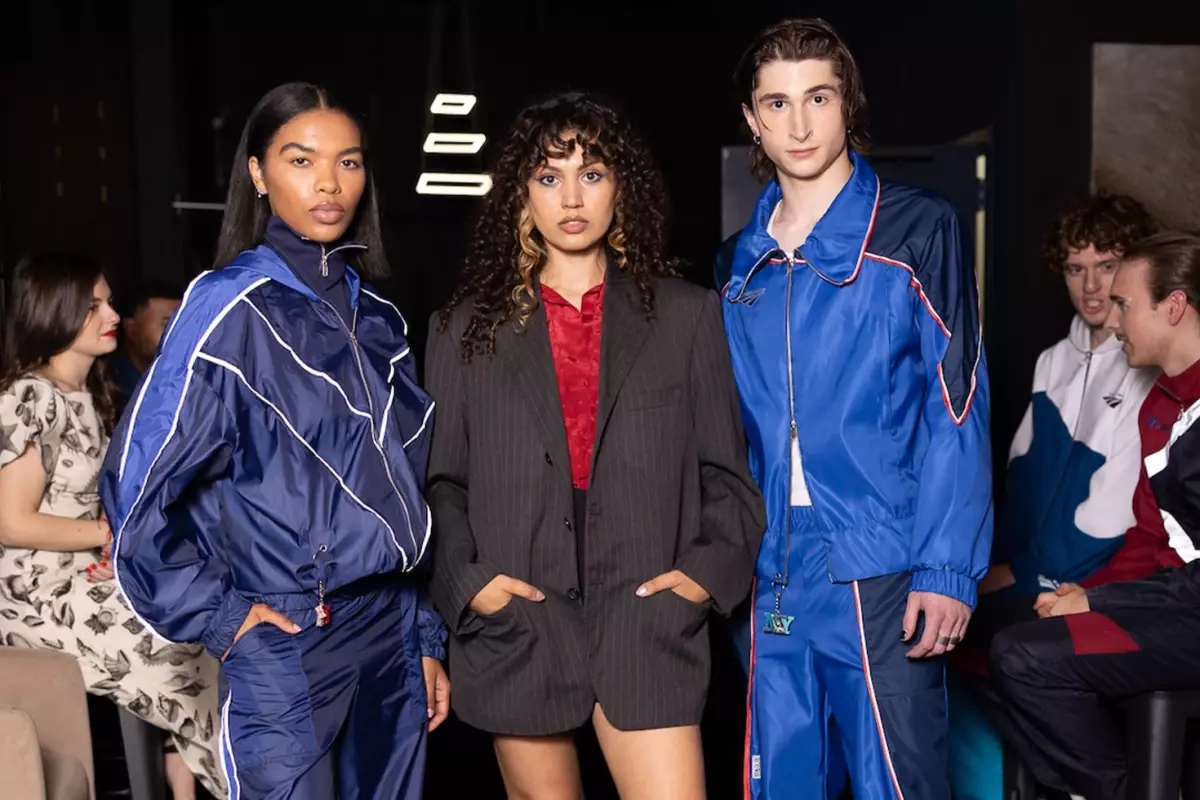 New York Fashion Week\'te Türk Tasarımcıdan Amtrak İçin Ödüllü Tasarım