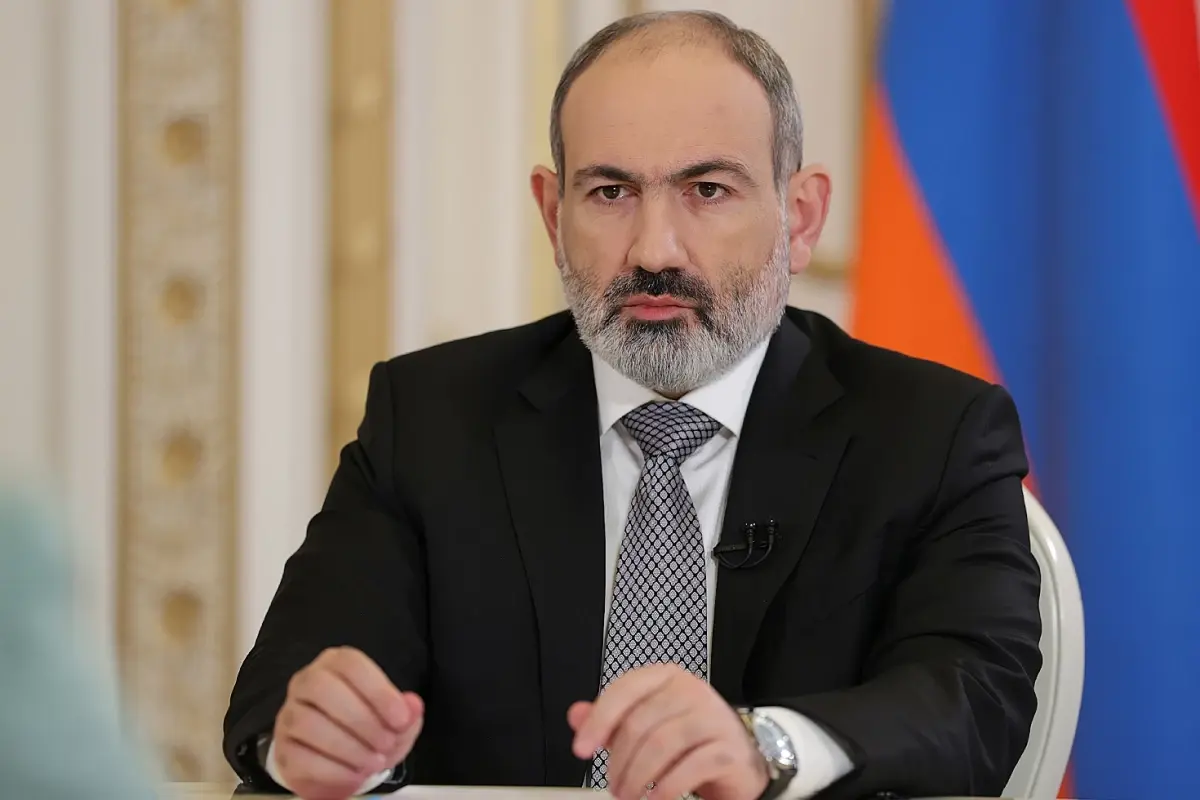 Paşinyan, ABD Başkan Yardımcısı Vance\'a Karabağ kitabı hediye eden müdürü görevden aldı