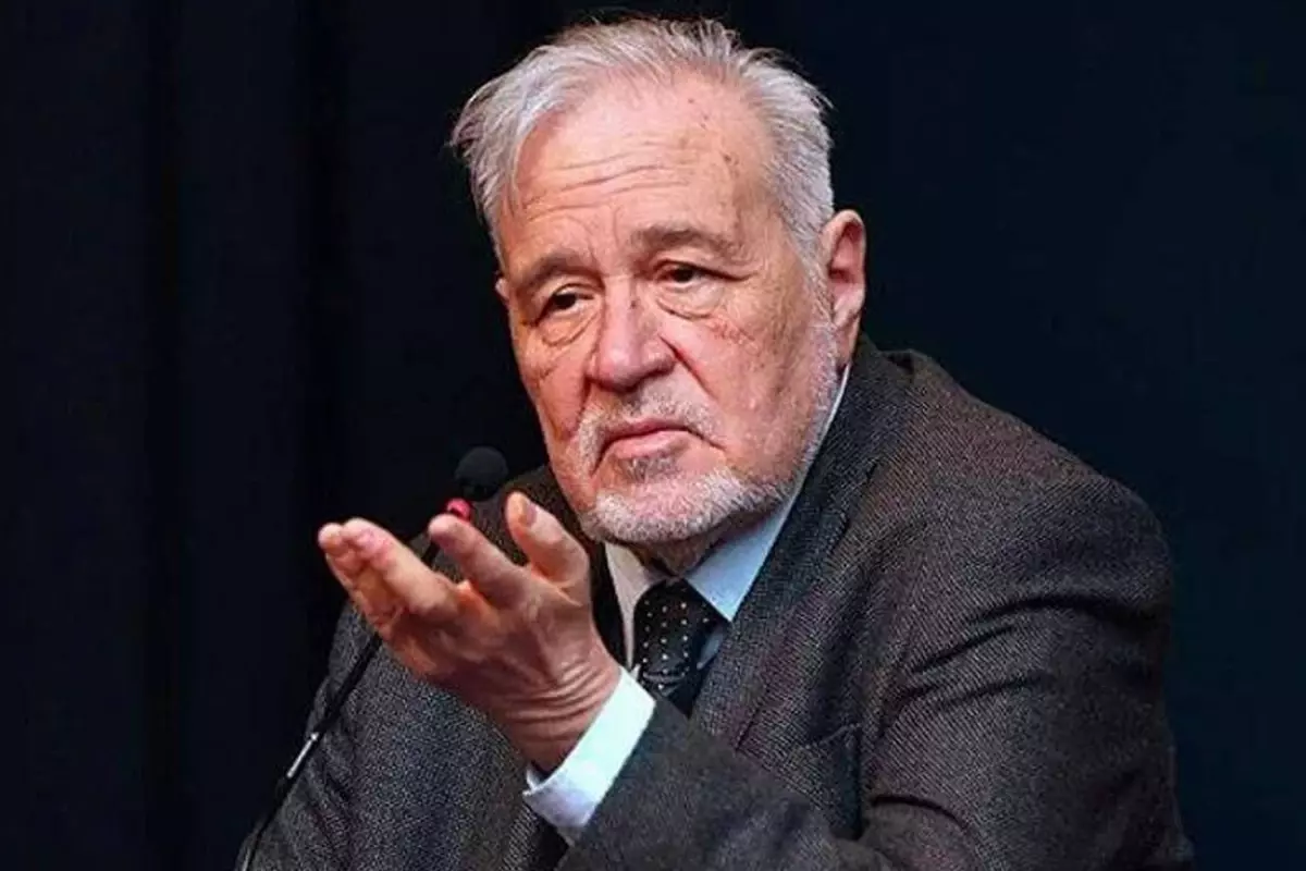 Prof. Dr. İlber Ortaylı\'nın tedavisi yoğun bakımda devam ediyor