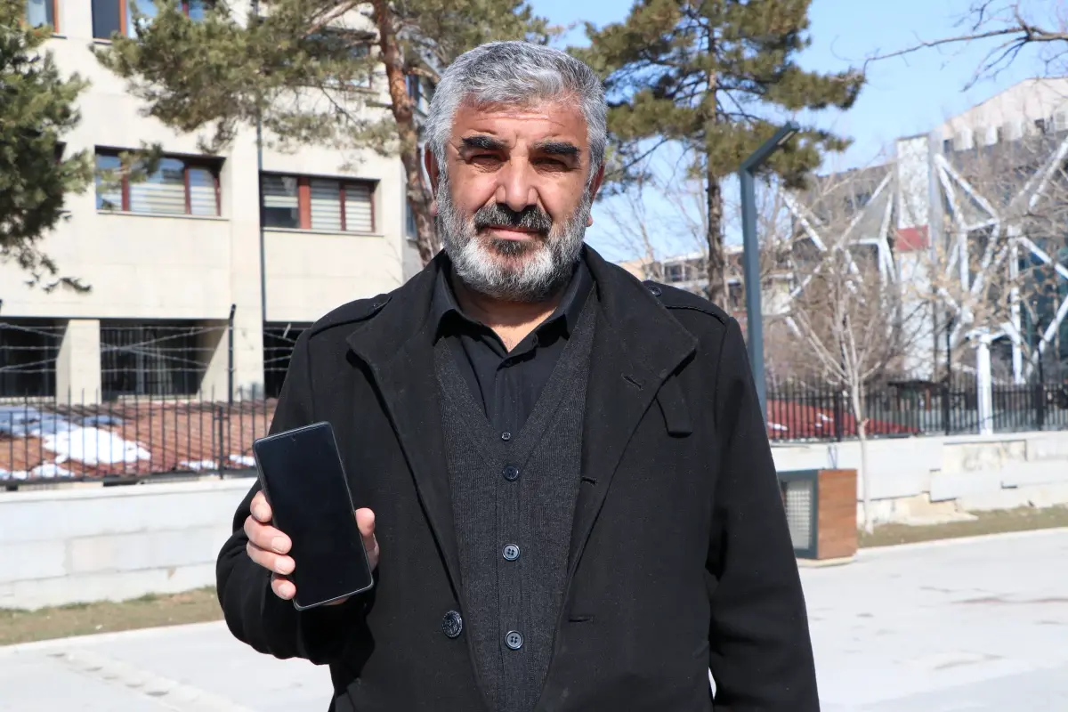 Rojin Kabaiş\'in Babası Tehdit Altında