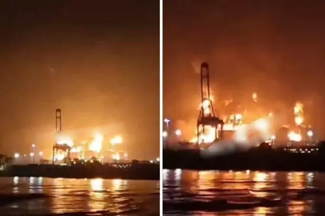 Saldırı sonrası Umman’daki kritik limandan dev yangın
