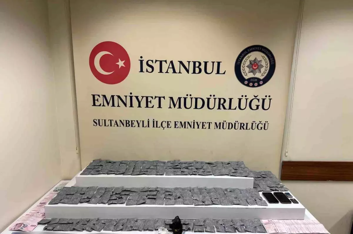 Sultanbeyli\'de Uyuşturucu Operasyonu: 4 Tutuklama