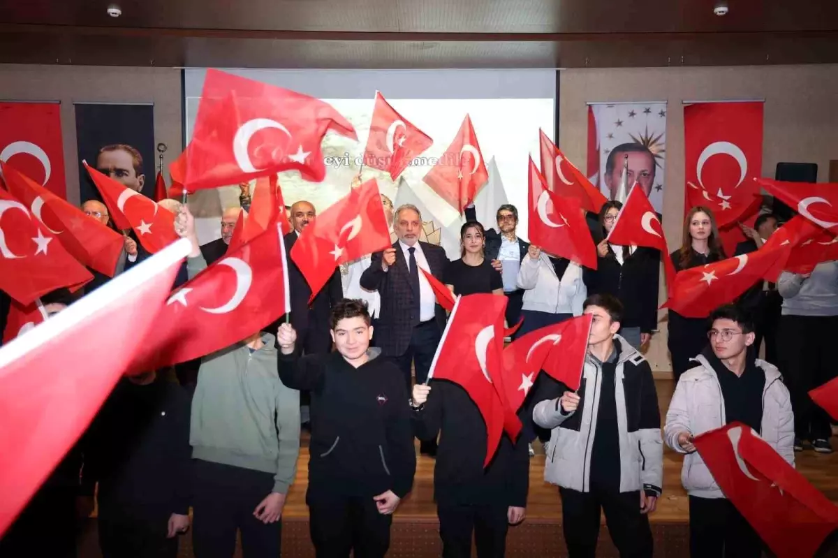 Talas\'ta duygu dolu İstiklal Marşı ve Çanakkale Zaferi Anma Programı