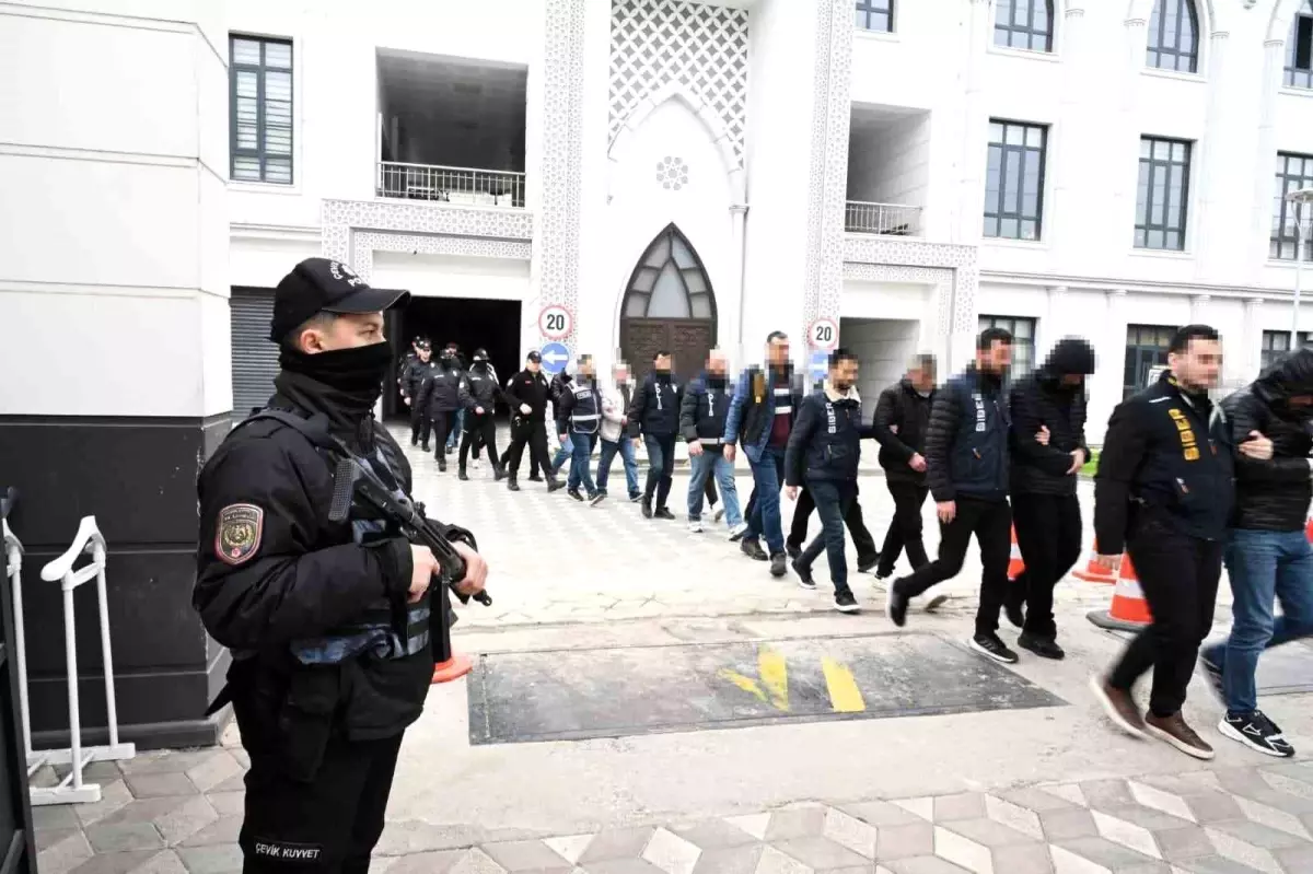 Sahte Çağrı Merkezi Operasyonu: 18 Tutuklama