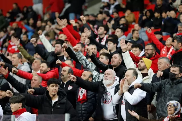 İspanyollarla dostluk rüzgarı! Samsun, Atatürk ve Pedro Sanchez tezahüratlarıyla inledi