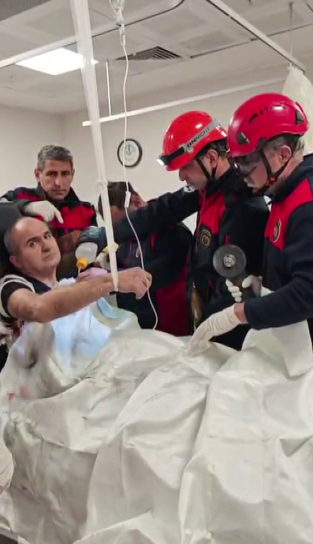 İtfaiye ekibi ameliyata girdi