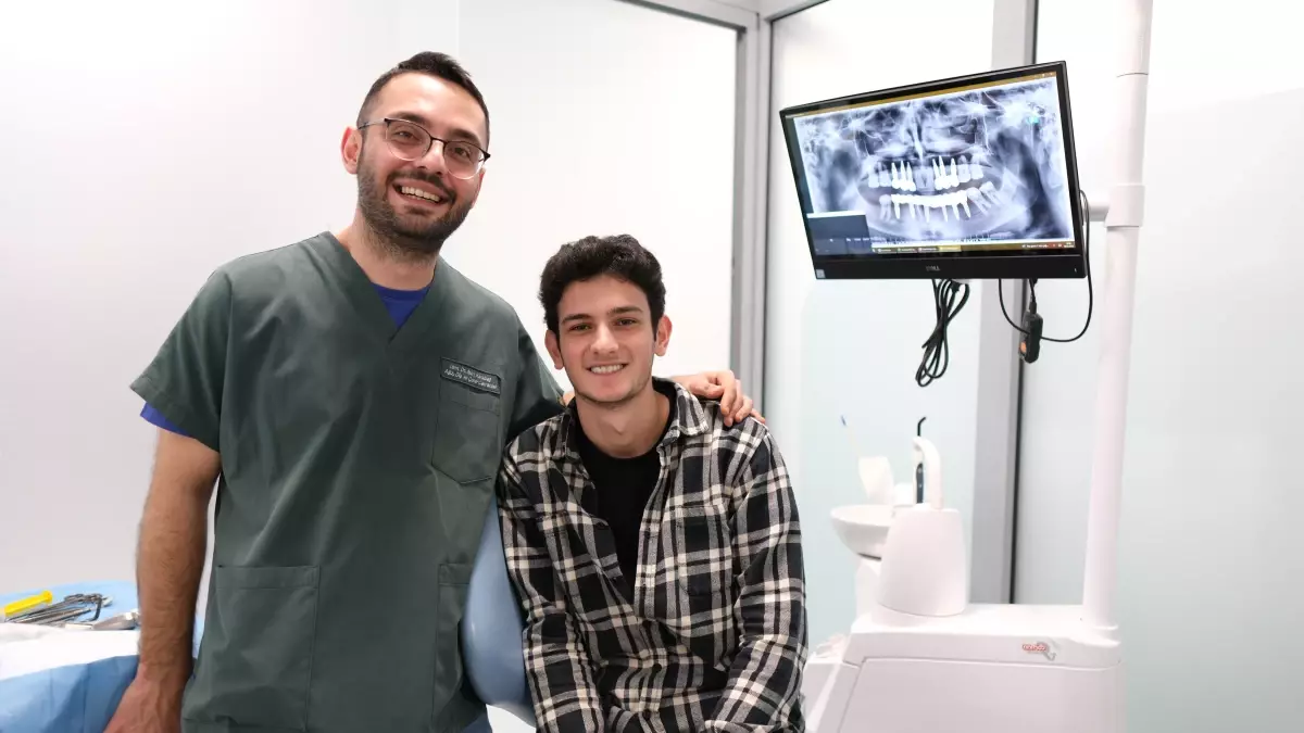 Kalça kemiğinden inci dişlere: Yusuf, 2 yıllık tedavinin ardından gülüşüne kavuştu