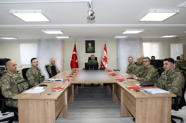 Kara Kuvvetleri Komutanı Tokel, İran sınırında