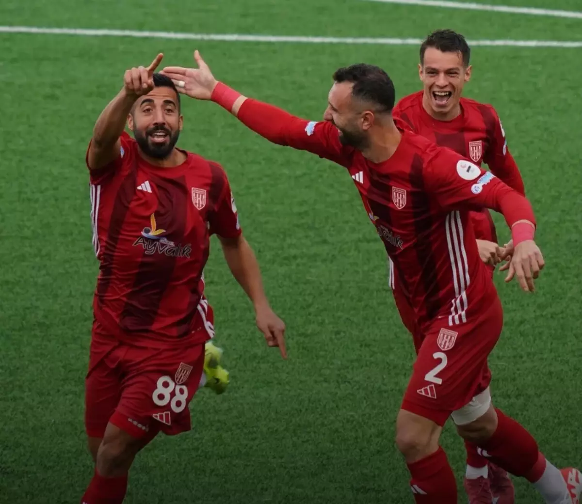 Karşıyaka ve Ayvalıkgücü Çatışıyor