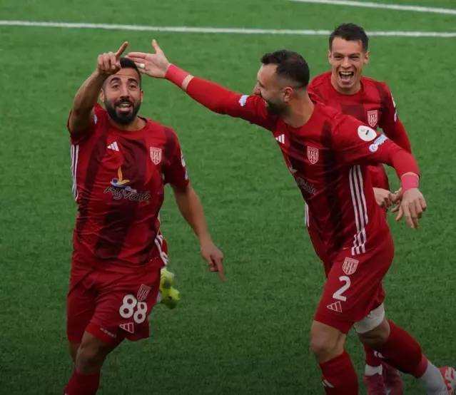 Karşıyaka ve Ayvalıkgücü Çatışıyor