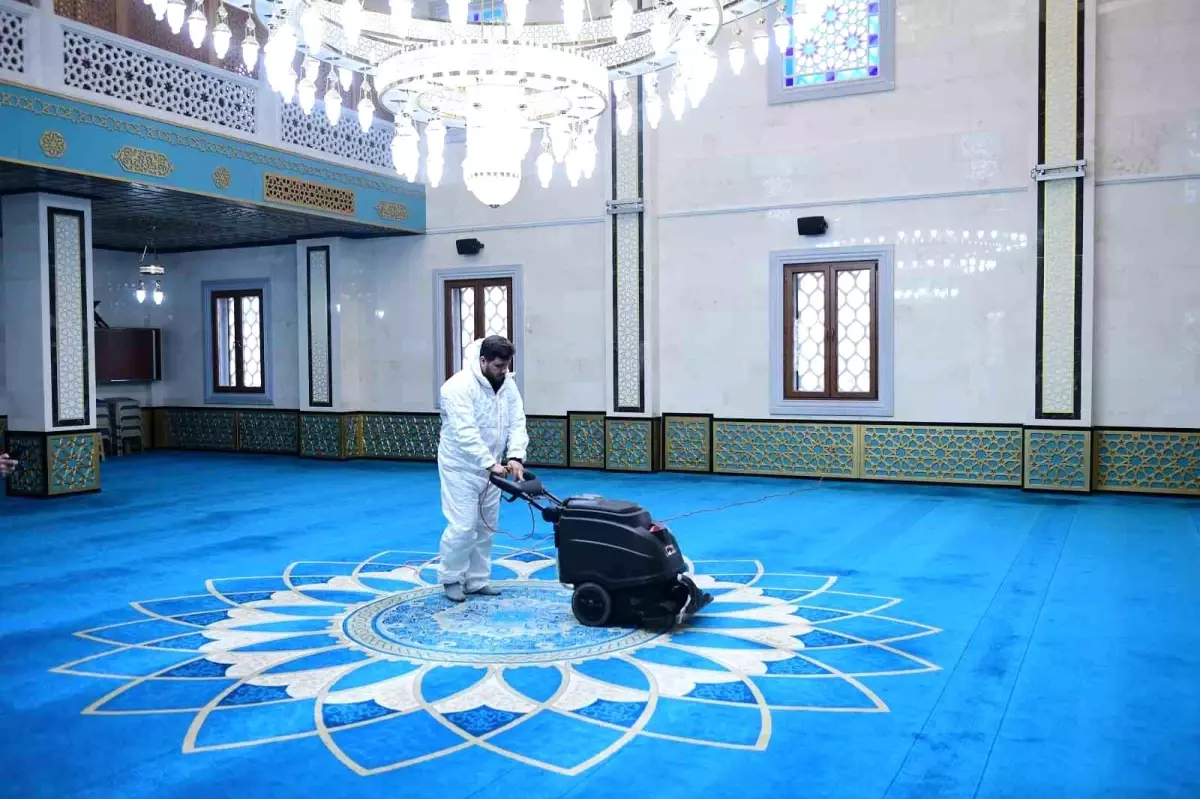 Kestel\'de camiler Ramazan Bayramı\'na hazırlanıyor