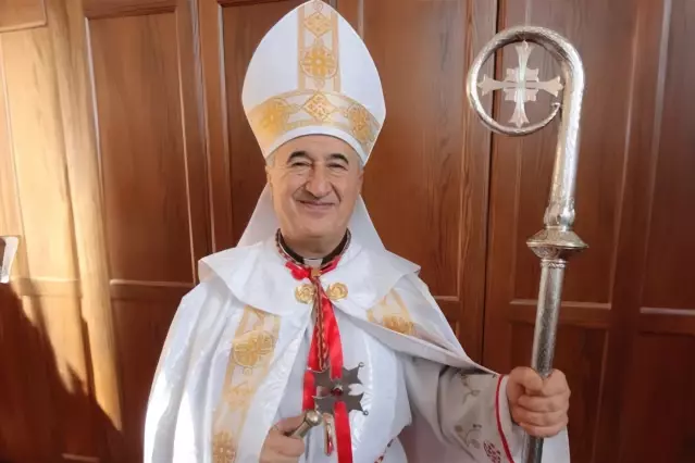 Kiliseden 11 milyon TL çalıp genelevde yiyen piskopos görevden alındı