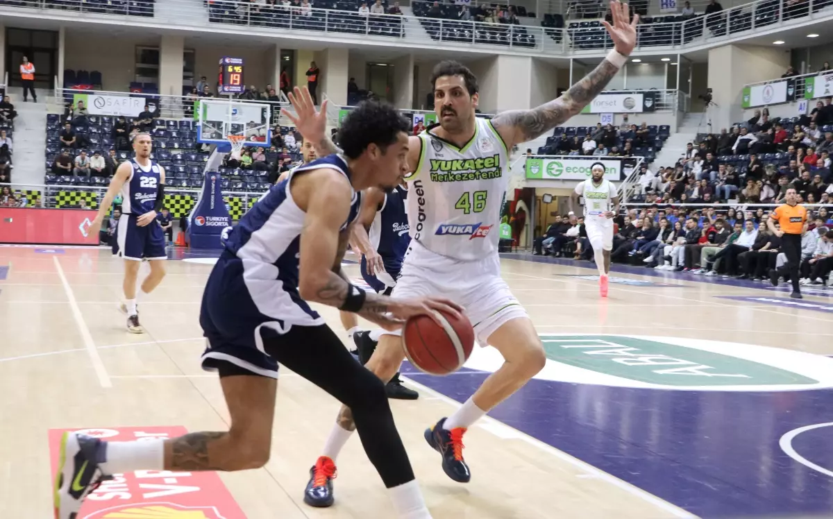 Bahçeşehir Koleji, Merkezefendi\'yi Yendi