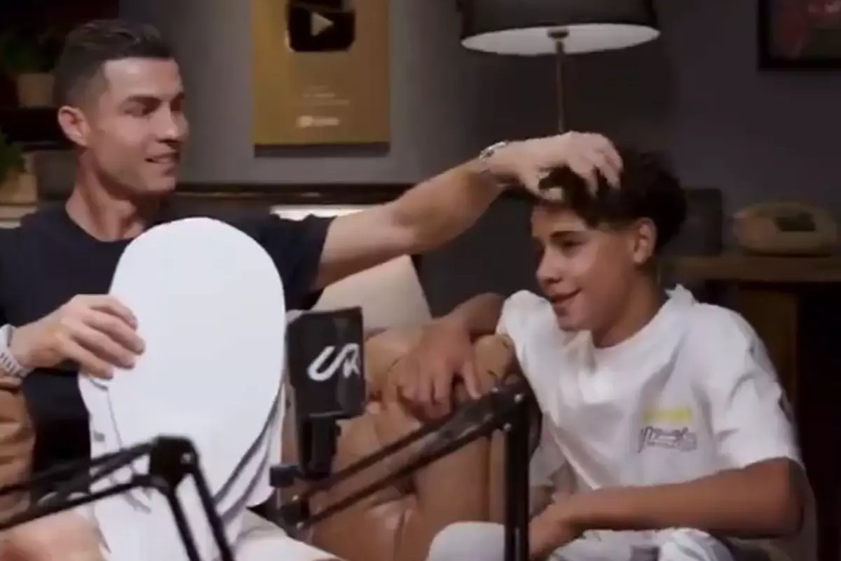 Ronaldo\'nun oğlundan \'\'Babanla oynamak ister misin?\'\' sorusuna bomba yanıt