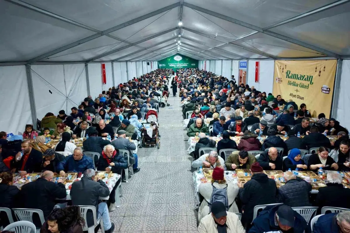 Samsun\'da her gün 15 bin kişilik iftar sofrası kuruluyor