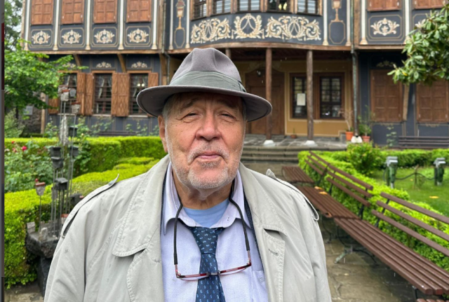 Türkiye'ye tarihi yeniden sevdiren adam: İlber Ortaylı kimdir?