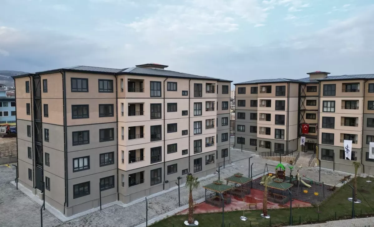 İş Bankası Deprem Bölgesine Lojman İnşa Etti