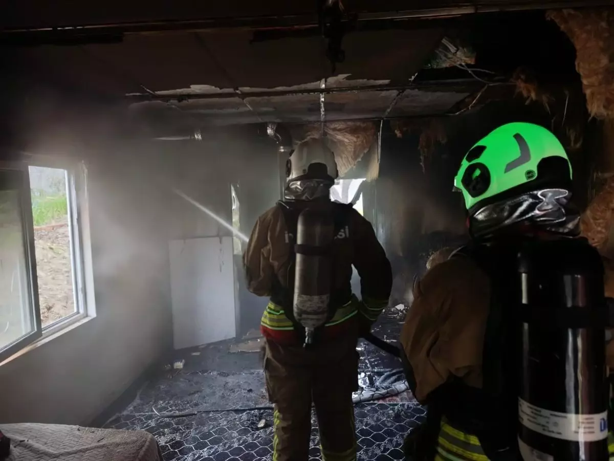 Hatay\'da Yangın: Müstakil Ev Kullanılamaz Hale Geldi