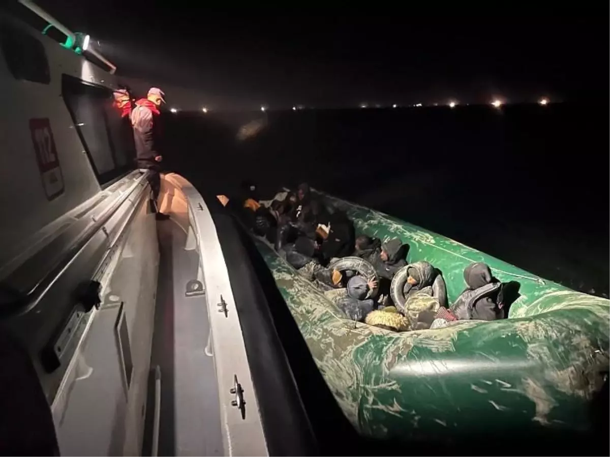 Didim\'de 18 Düzensiz Göçmen ve 4 Kaçakçı Yakalandı
