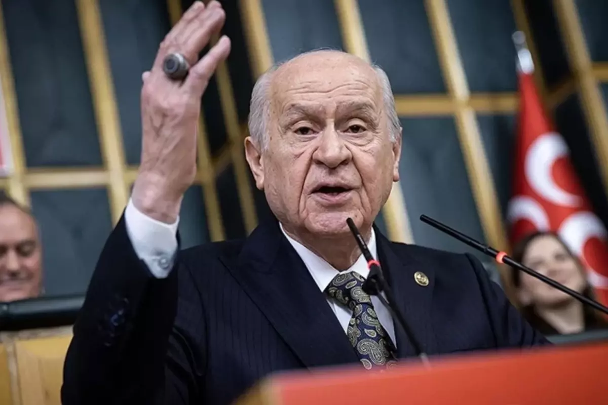 Bahçeli\'den Lübnan için "seçenekler tartışılsın" çağrısı: Beyrut düşerse bölgenin jeopolitik dengesi sarsılır