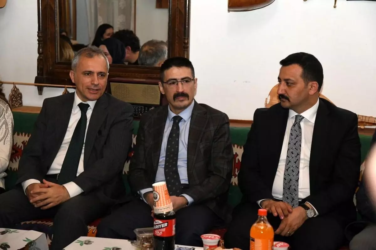 Başkan İbrahim Çenet, öğrencilerle iftarda buluştu