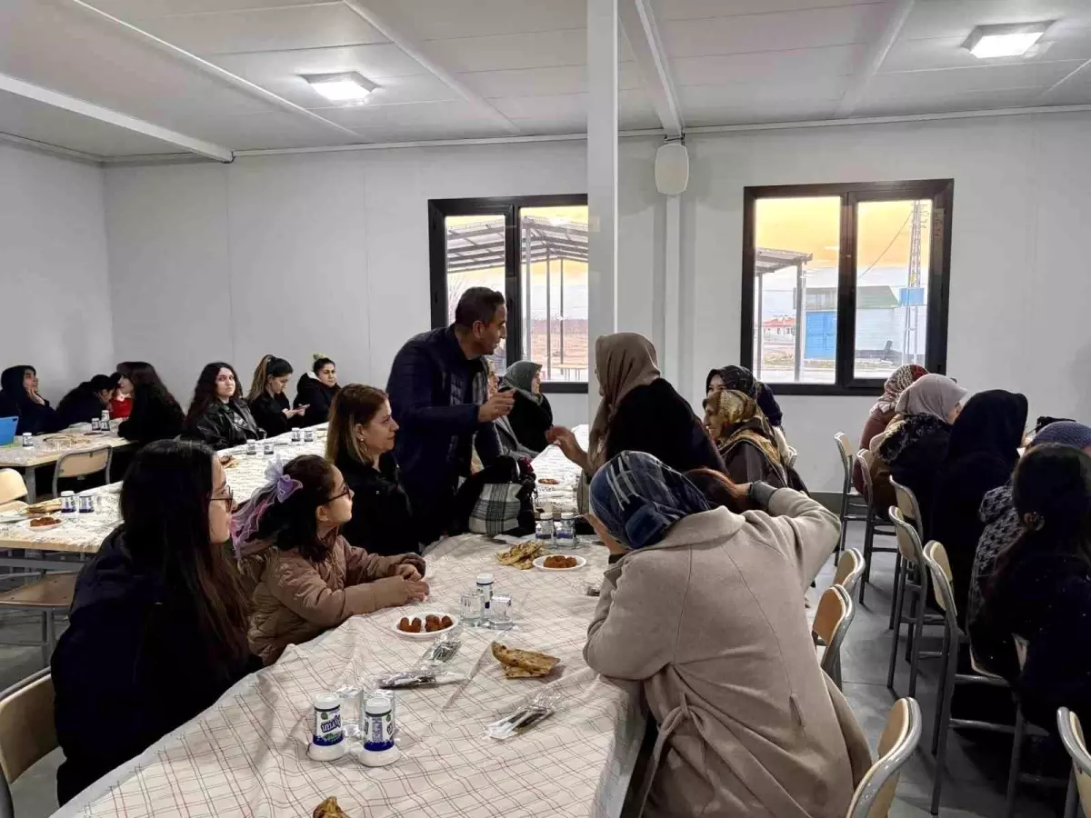 Başkanı Ulutaş, iftarda vatandaşlarla bir araya geldi