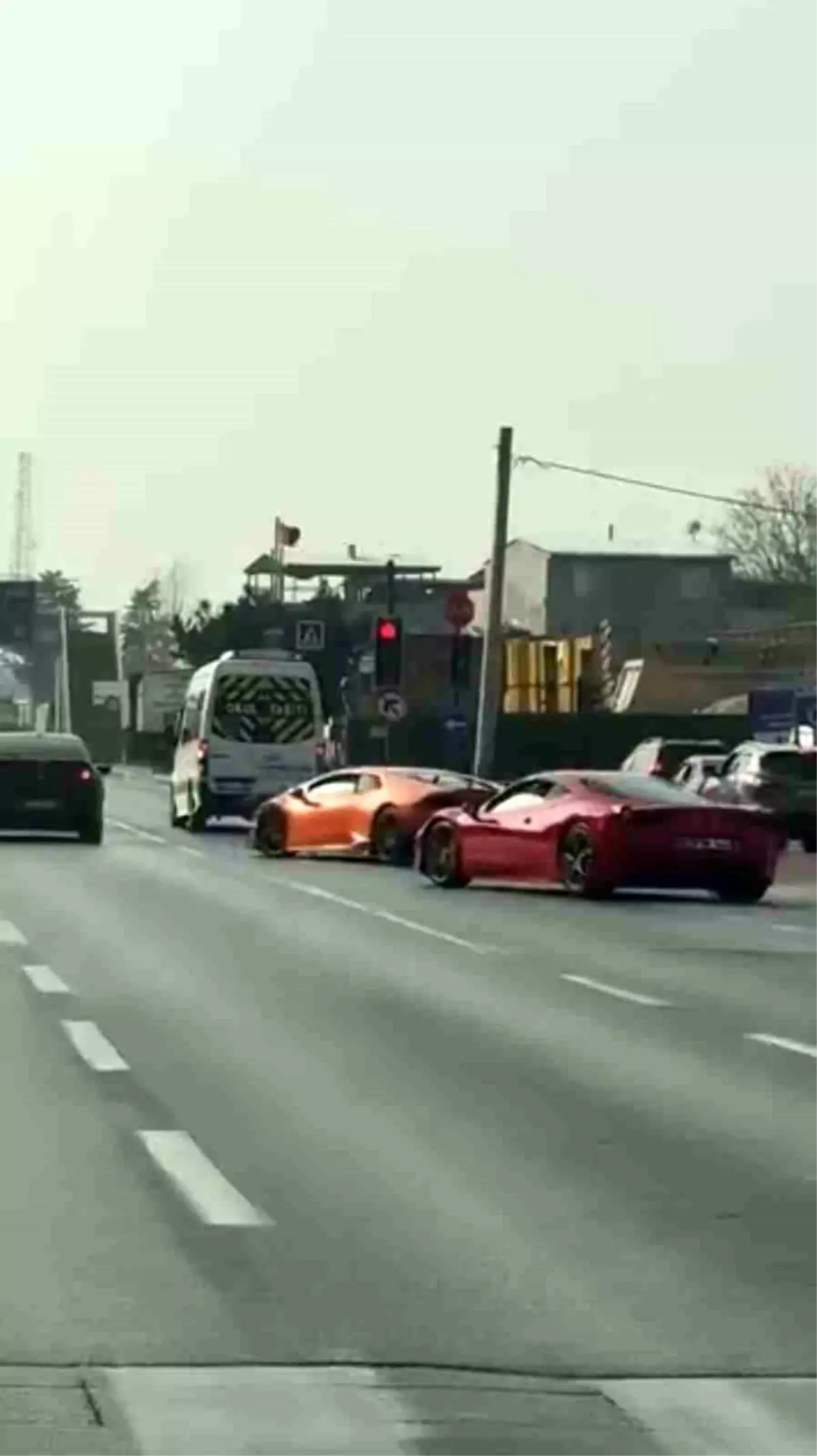 Bursa\'da Lüks Otomobiller Kural Dışı Hareket Etti