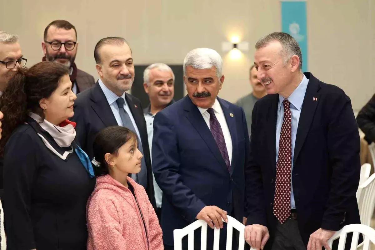 Büyükakın\'dan sağlıkçılara: "Siz sadece meslek değil insanlık görevi yapıyorsunuz"