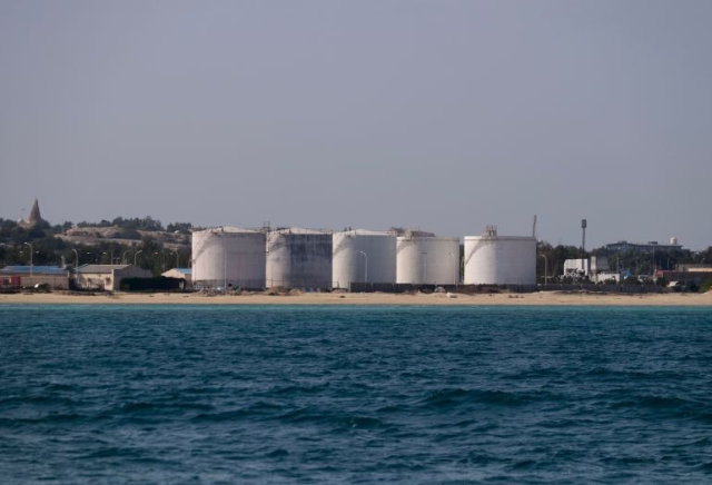 Can damarından vurulan İran, Körfez ülkesini hedef seçti