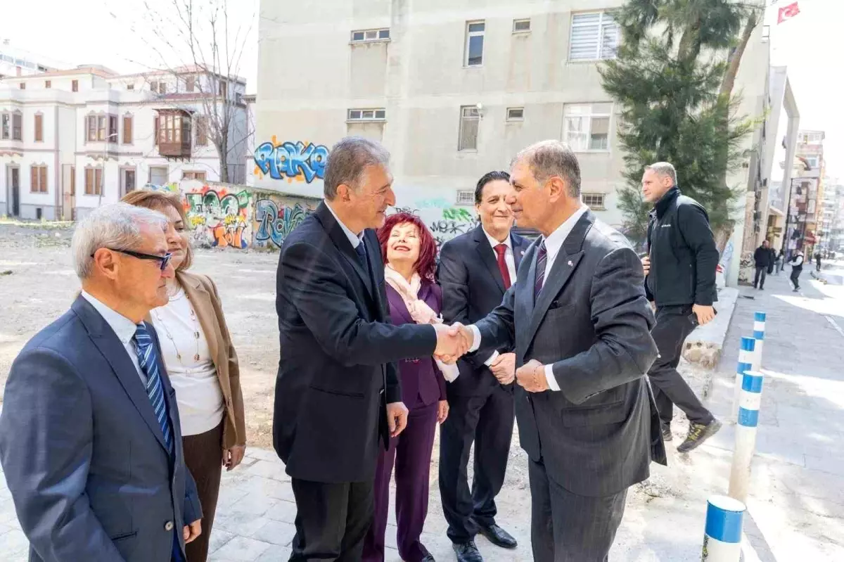 Cemil Tugay\'dan sağlık emekçilerine teşekkür