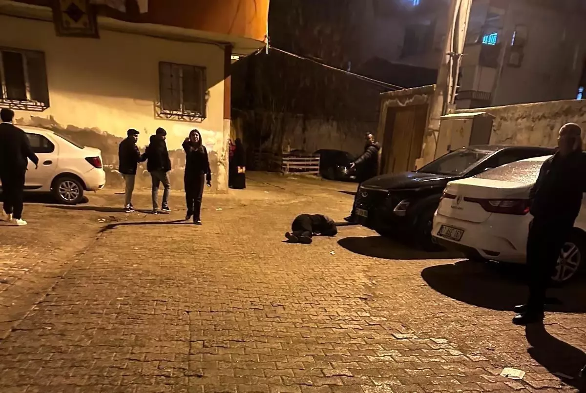 Cizre\'de Silahlı Saldırı: Genç Ağır Yaralandı