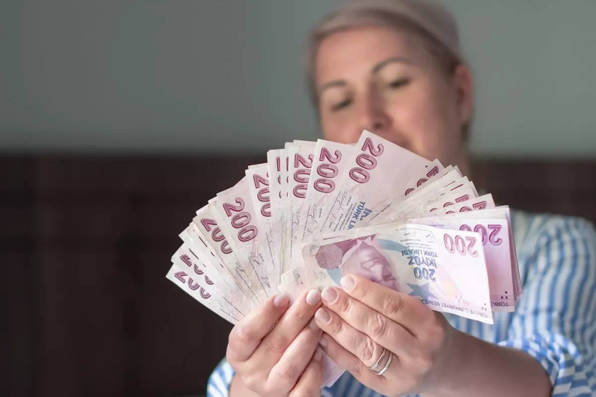 Emeklinin dört gözle beklediği gün geldi