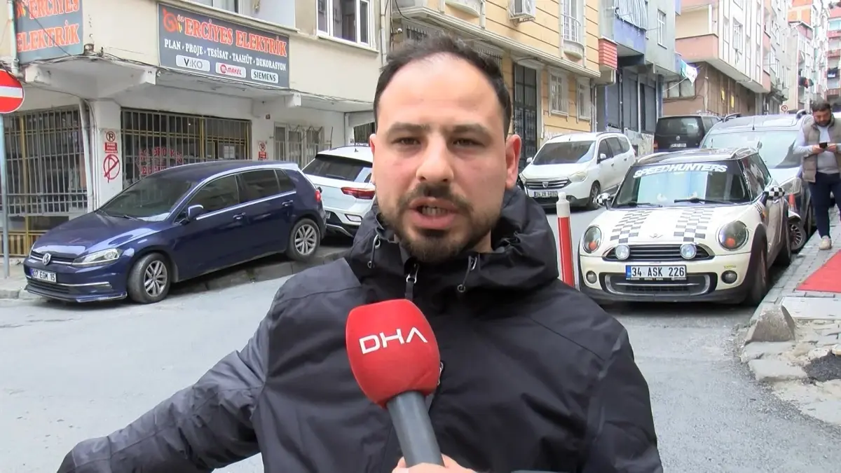 Esenler\'de Motosiklet ve Otomobil Çarpıştı