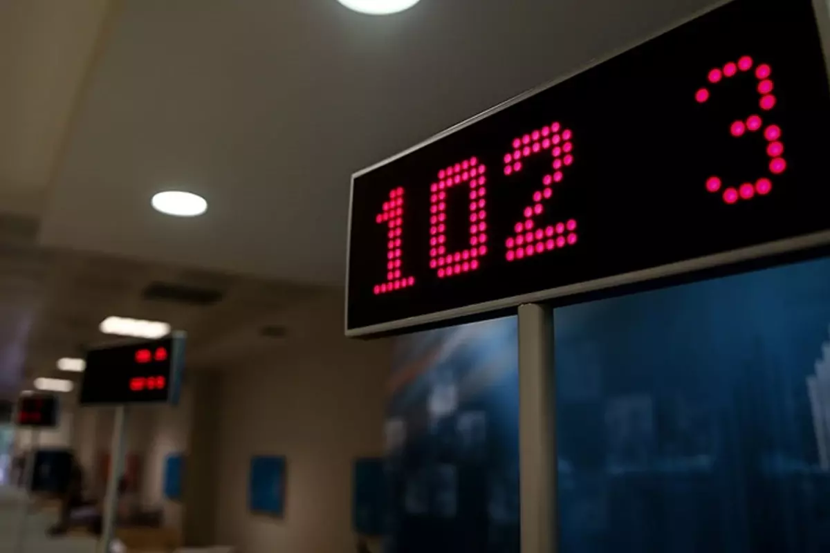 İki bankanın izinleri iptal edildi