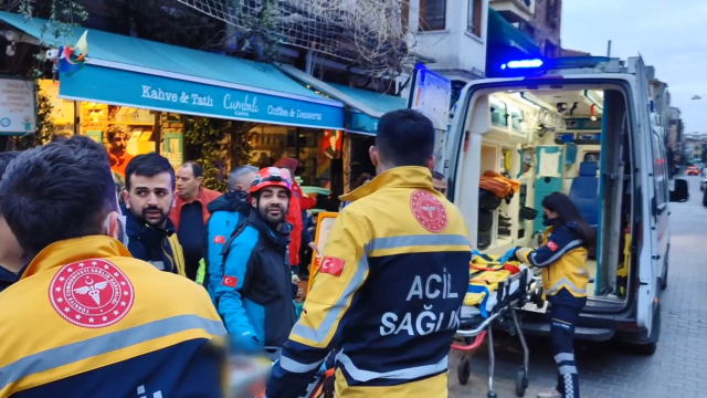 İstanbul'da 3 katlı binada yangın çıktı: 1 ölü, 7 yaralı