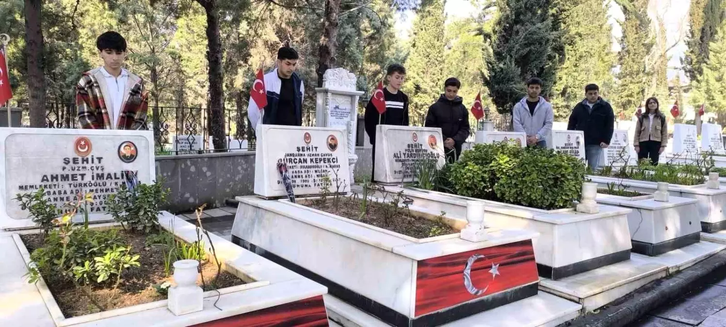 Şehitler Ramazan Bayramı\'nda Anıldı