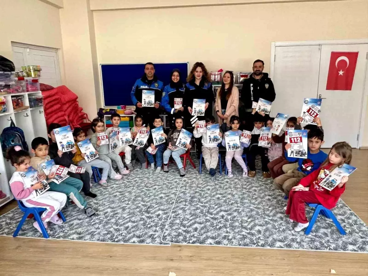 Kars\'ta Minik Öğrencilere Güvenlik Eğitimi