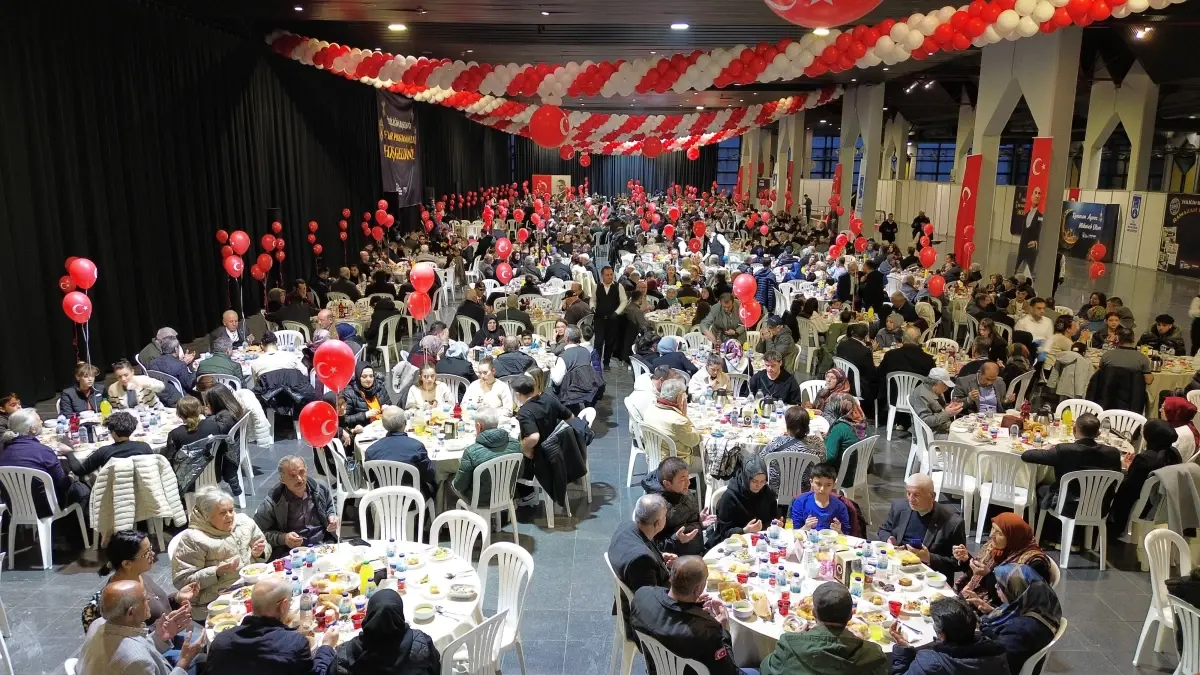 Mansur Yavaş, şehit yakınları ve gazilerle iftarda buluştu