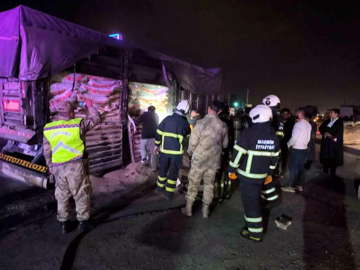 Kızıltepe\'de Tır Dorsesinde Yangın