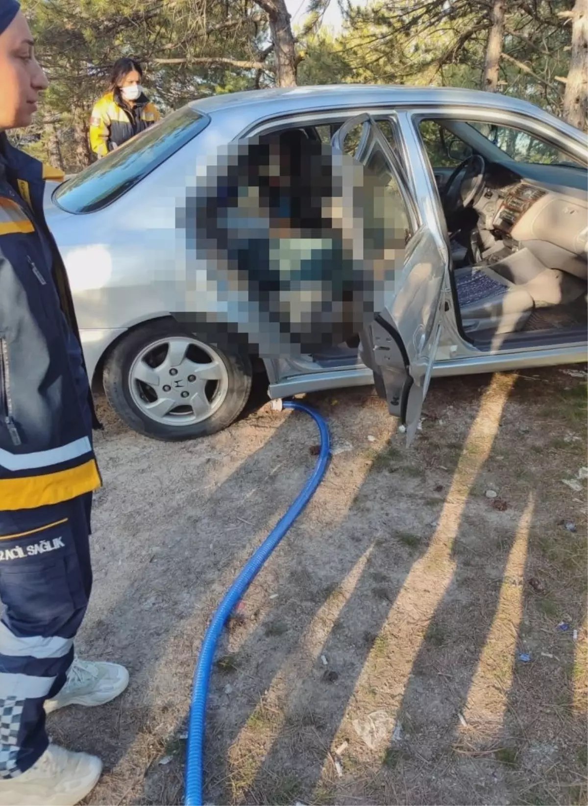 Park halindeki otomobilde ölü bulundu