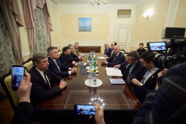 Rıza Pehlevi Paris'te Zelenski ile görüştü