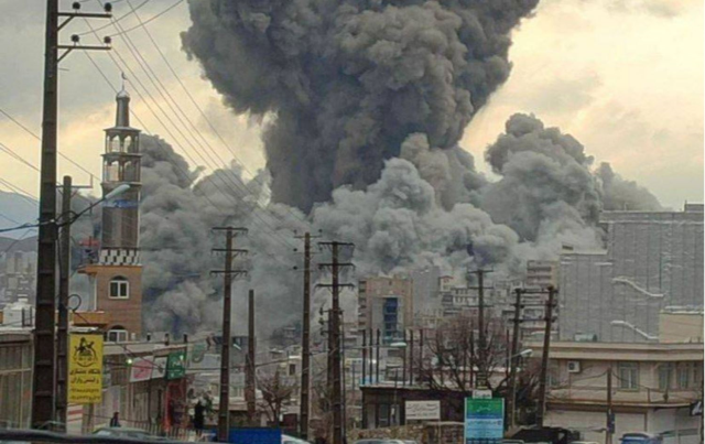 Savaşta 15. gün! İran'ın Hark Adası vuruldu, ABD'nin ise 5 yakıt ikmal uçağı kullanılmaz hale geldi Savaşta 15. gün! İran'ın Hark Adası vuruldu, ABD'nin ise 5 yakıt ikmal uçağı kullanılmaz hale geldi