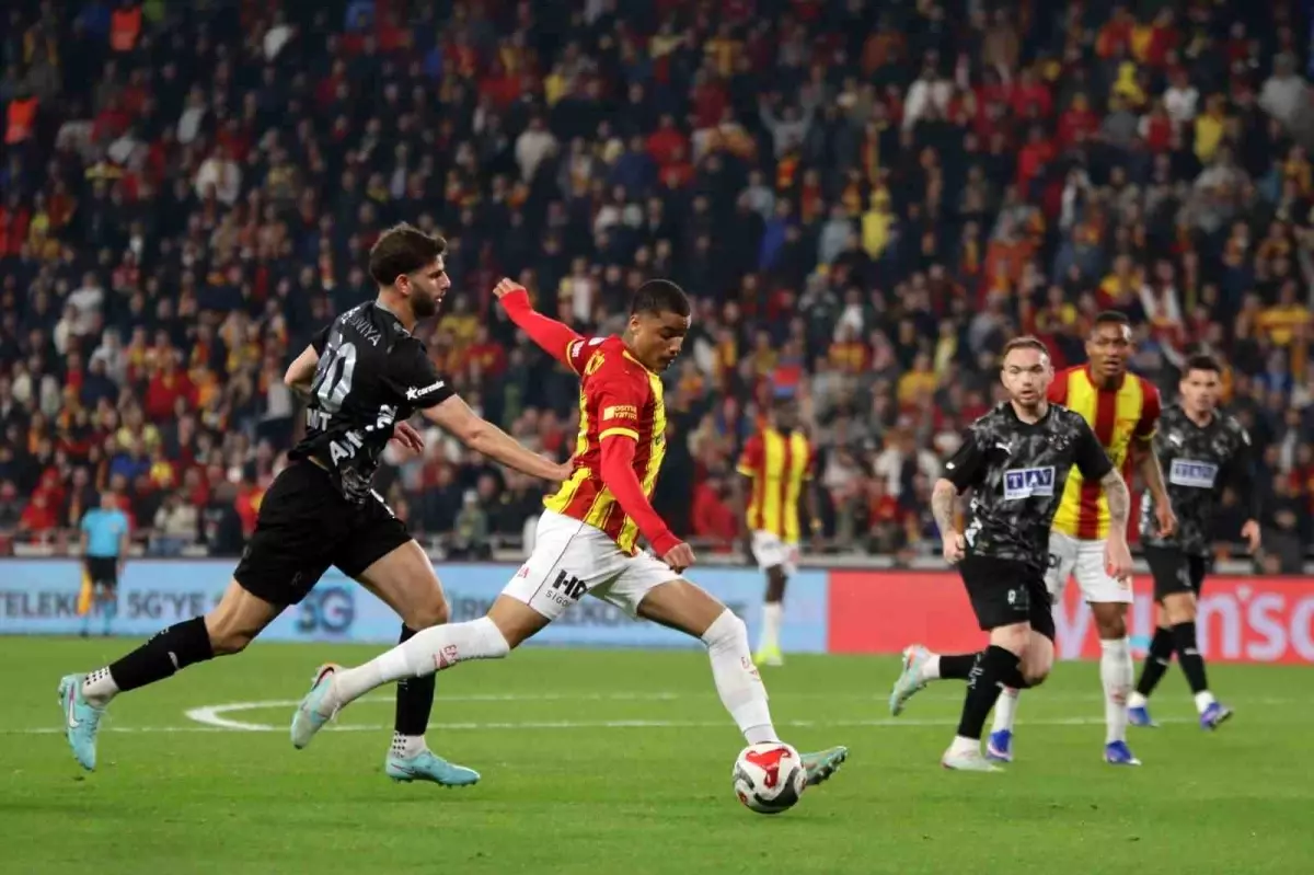 Göztepe ve Alanyaspor 2-2 Berabere Kaldı