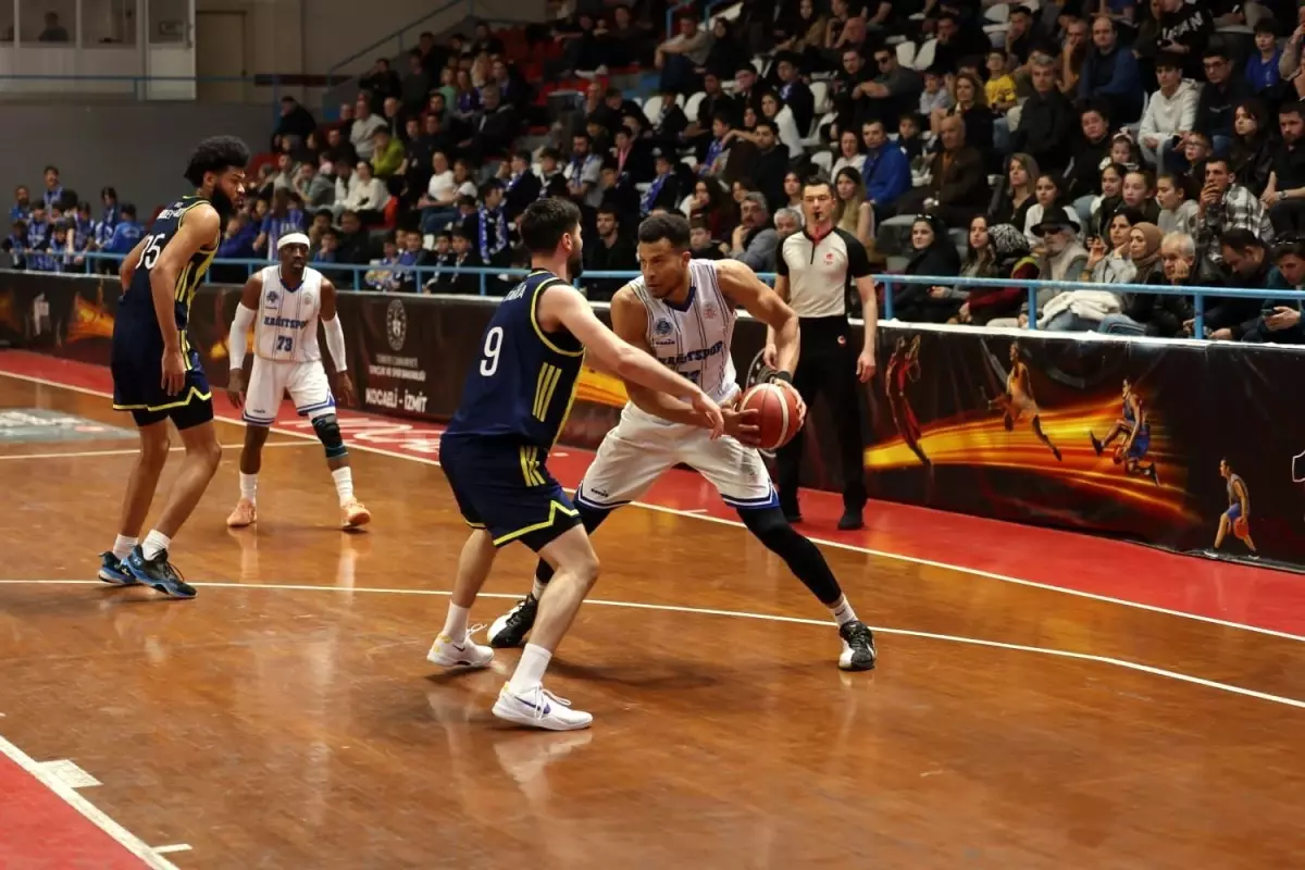 Türkiye Basketbol Ligi: Kocaeli BŞB Kağıtspor: 73 Fenerbahçe Koleji: 84
