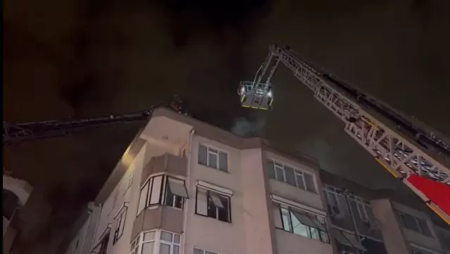 Üsküdar’da Çatı Yangını: Can Kaybı Yok
