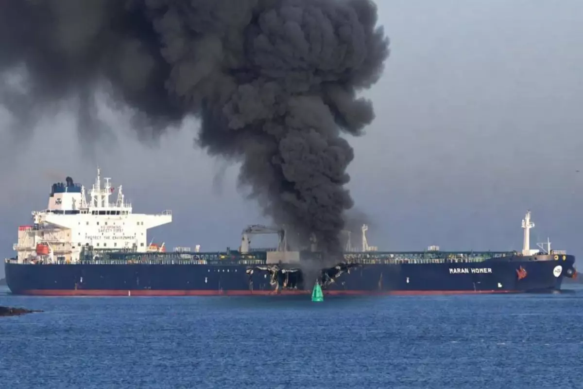 Bu kez adres Hürmüz değil! Yunan bandıralı tankeri vurdular