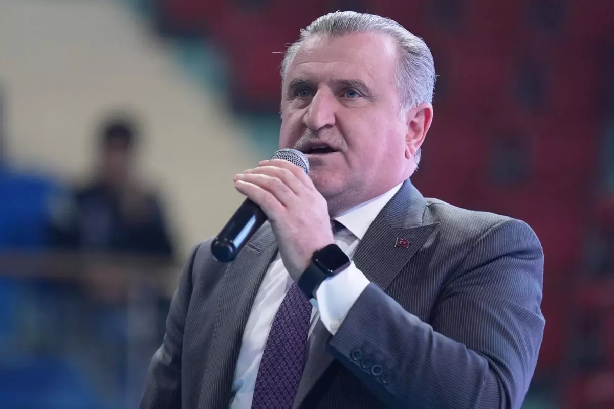 Arda Güler\'in muhteşem golünü Bakan Osman Aşkın Bak da kayıtsız kalamadı