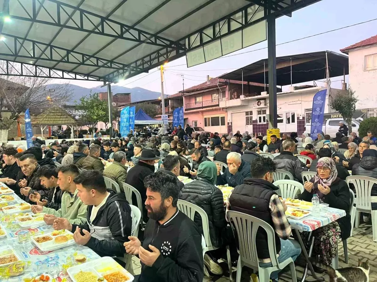 Aydınlılar Büyükşehir\'in iftar sofrasında bir araya geldi